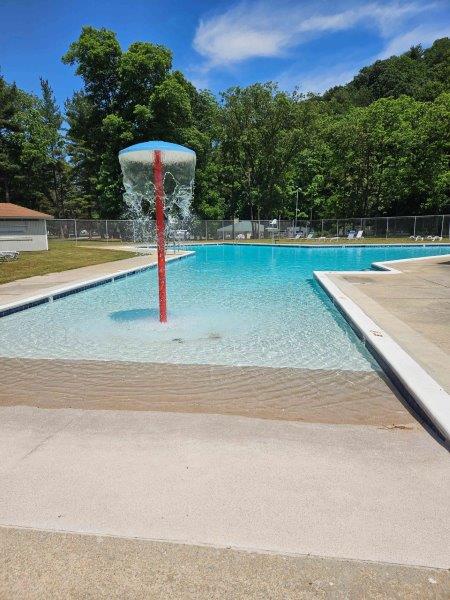 Natural Chimneys Pool